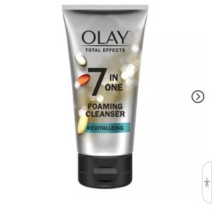 OLAY Total Effects Revitalizing Cleanser - Silver and Black